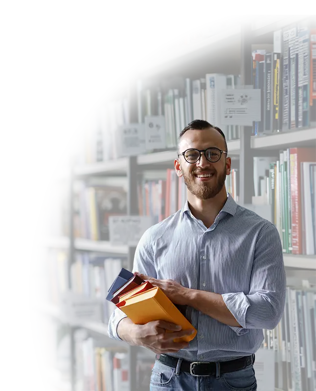 Librarian using the eLibro iIA platform